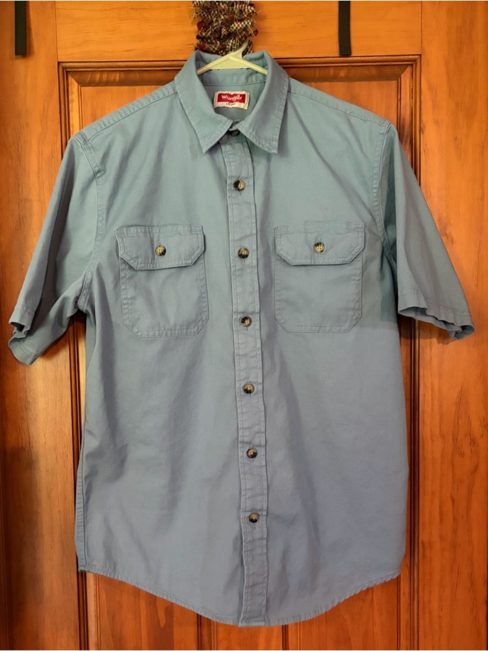 Wrangler Men’s Small Light Blue Short-Sleeve Button-Down Work Shirt